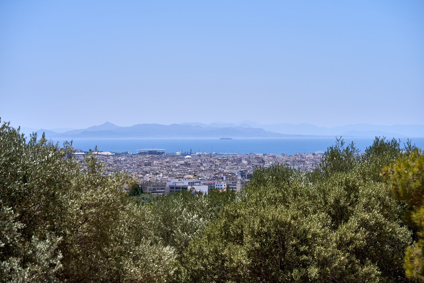 Faliro Koyu sahil şeridi